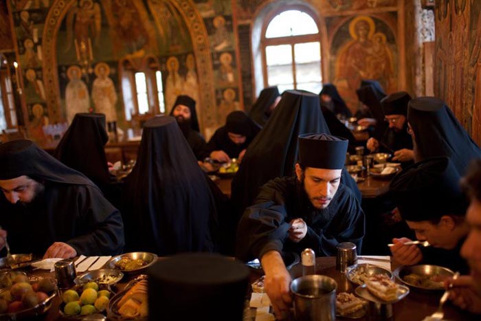 iconos-Monjes del Monte Athos comiendo